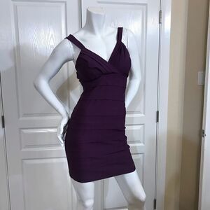 💚 B10 Leyva purple stretch dress v neck very flattering